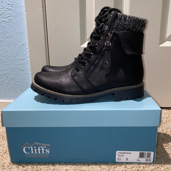 Cliffs by WHITE MOUNTAIN Shoes - Cliffs by White Mountain Black boots womens size 6.5